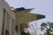 赤峰印度一波音787客机坠毁机上242人、地面5名学生遇难！我驻印度使馆：机上无中国籍乘客